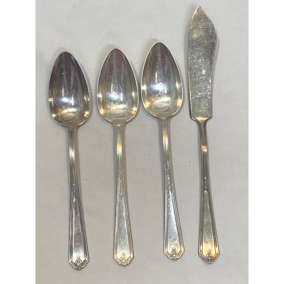 3 Gorham Silver VANITY FAIR Silverplate Teaspoons & 1 Butter Knife 1923 - Picture 2 of 7